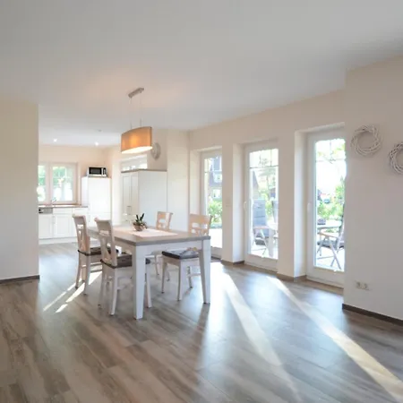 Apartment Kanalblick, Schiffsdeck *